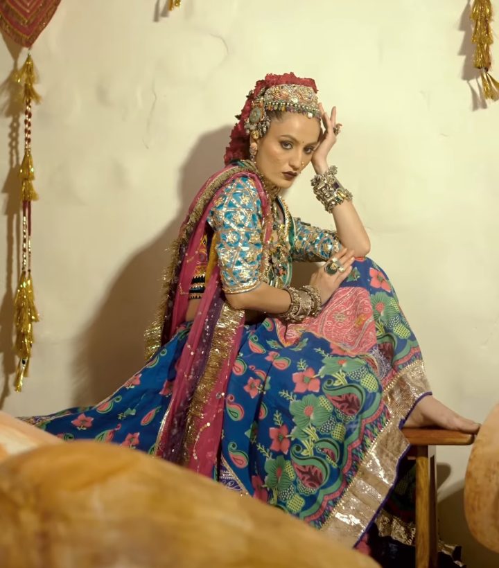 Traditional Bridal Panetar Saree with Lace Border - Image 2